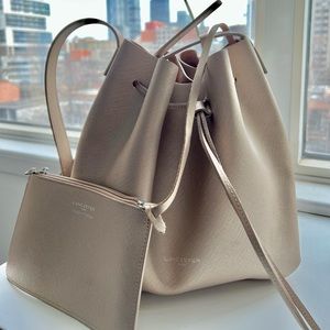 Bucket bag (petite friendly)